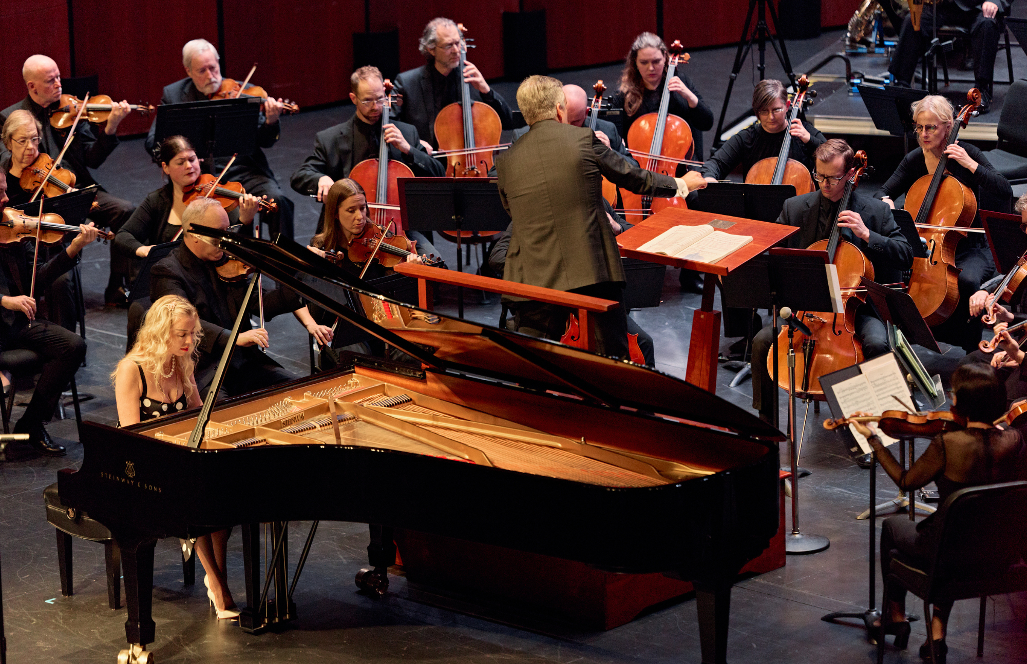 2526 Opening Night Photo